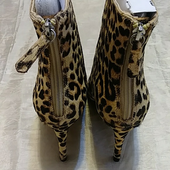 Steve Madden Carey Leopard Booties - Picture 4 of 5